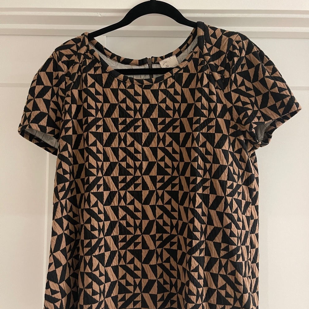 Anthropologie Black and Tan Geometric Short Sleeve Top